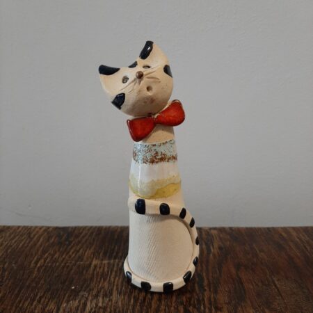 Ceramiczny kot w muszce